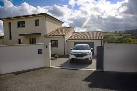 Напускане на дома